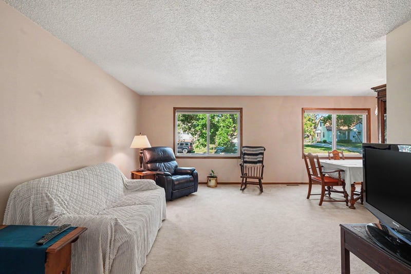 4242 Grimes Ave N, Robbinsdale, MN 55422