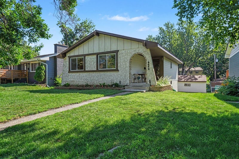 4242 Grimes Ave N, Robbinsdale, MN 55422