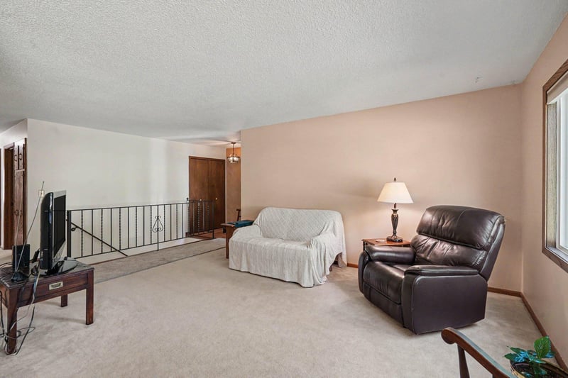 4242 Grimes Ave N, Robbinsdale, MN 55422
