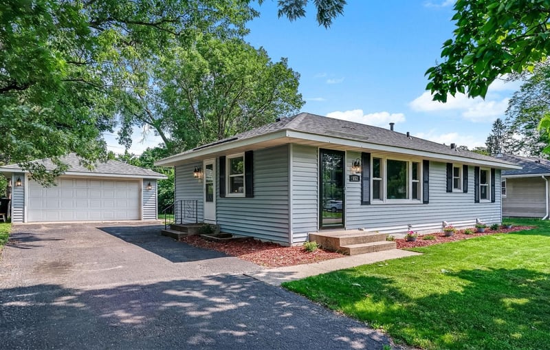 653 108th Ln NW, Coon Rapids, MN 55448