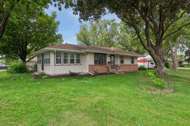 9148 2nd Ave S, Bloomington, MN 55420