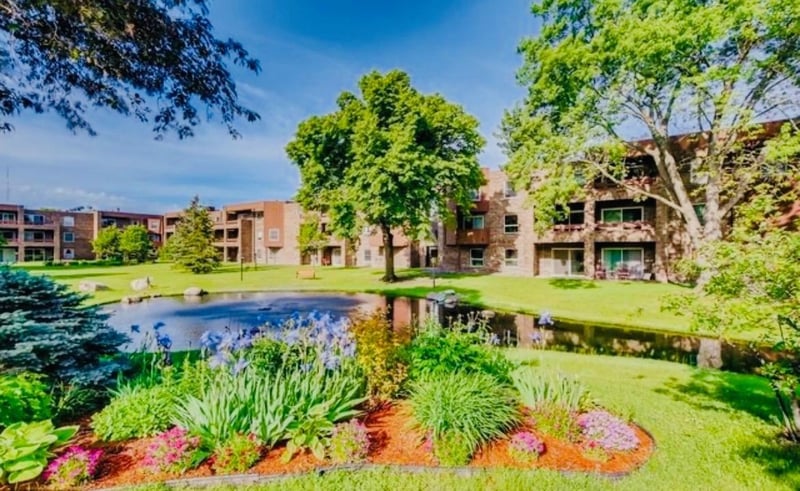 2230 Midland Grove Rd #305, Roseville, MN 55113
