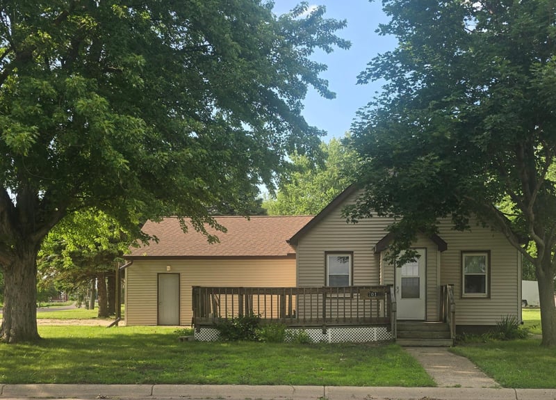 701 Mountain Lake Rd, Mountain Lake, MN 56159