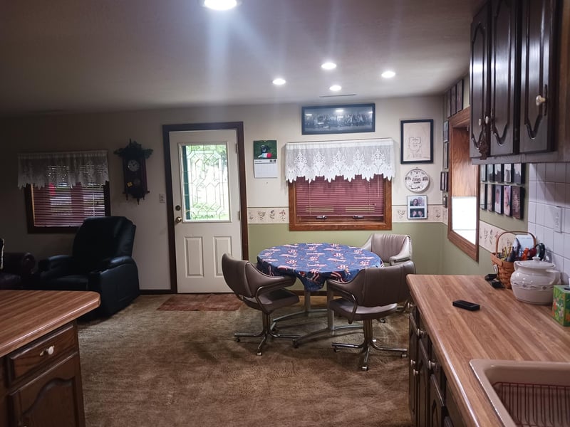 606 3rd St SW, Stewartville, MN 55976