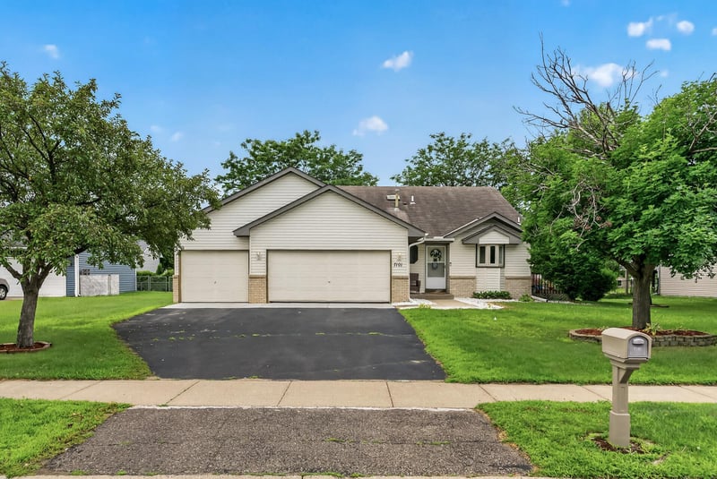7101 Setzler Pw, Brooklyn Park, MN 55445