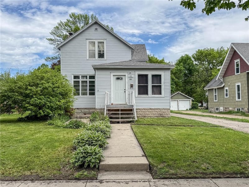 409 9th St SW, Willmar, MN 56201