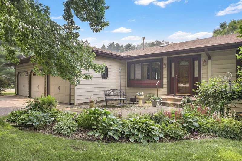 19010 Albatross St NW, Cedar, MN 55011