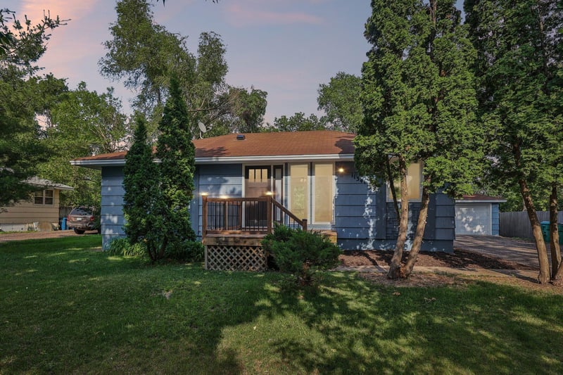 11341 Palm St NW, Coon Rapids, MN 55448