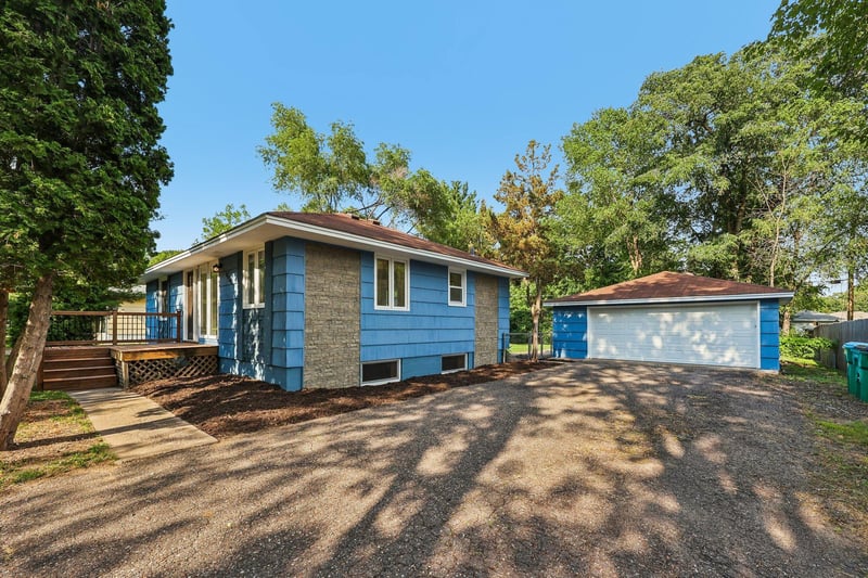 11341 Palm St NW, Coon Rapids, MN 55448