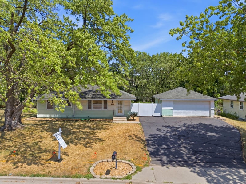 8031 Hadley Ave S, Cottage Grove, MN 55016