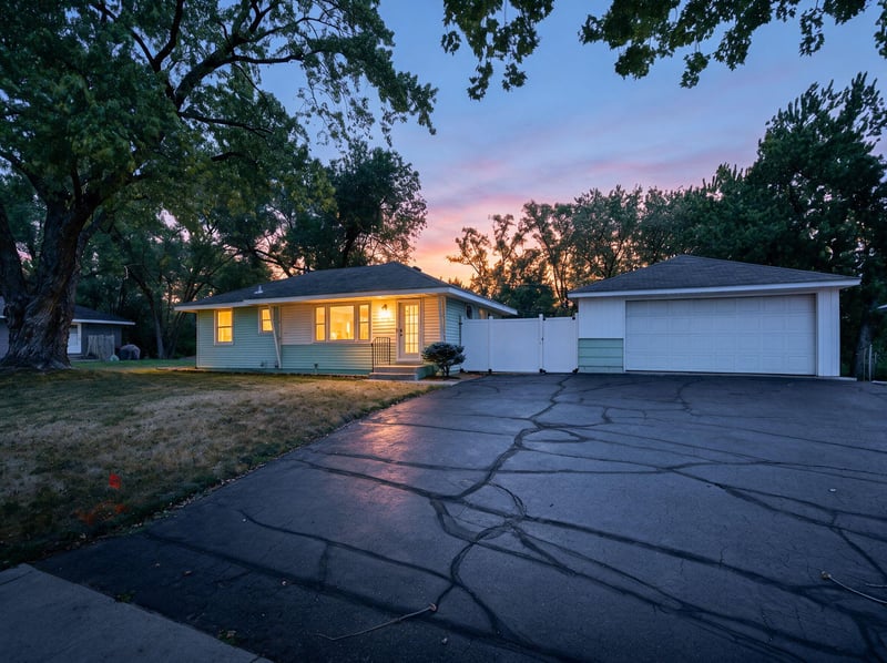 8031 Hadley Ave S, Cottage Grove, MN 55016