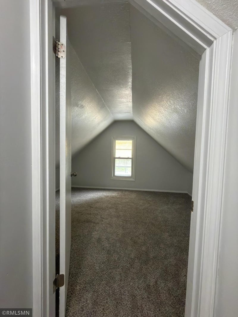 1071 Norton St, Saint Paul, MN 55117