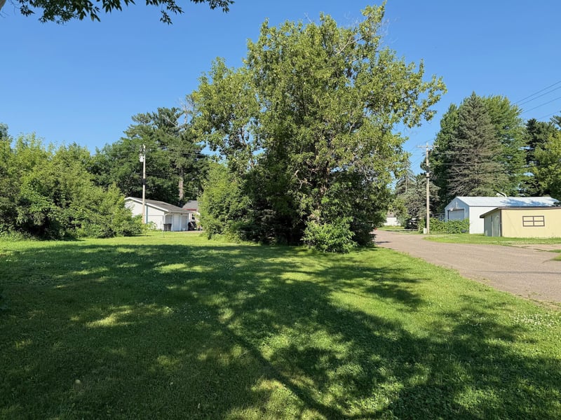 105 Pine St N, Onamia, MN 56359