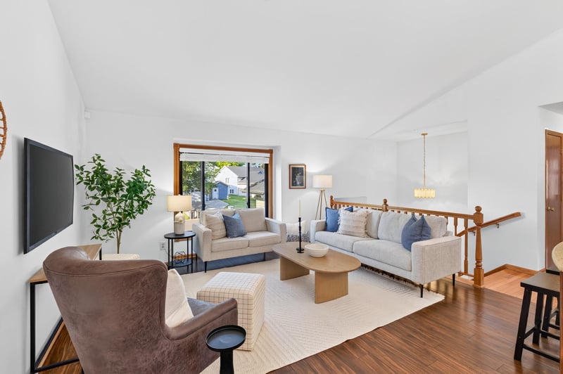 17462 Logans Dr, Eden Prairie, MN 55346