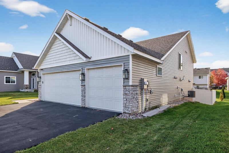 1704 Wilking Way, Shakopee, MN 55379