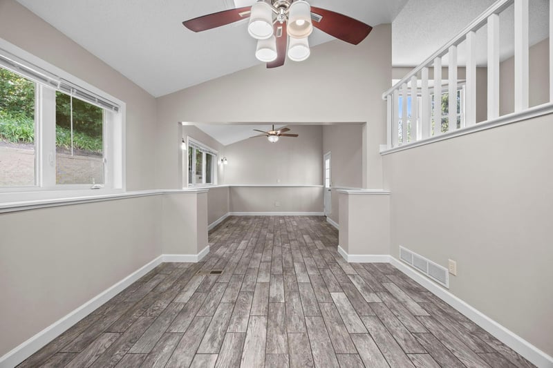 3633 Windtree Dr, Eagan, MN 55123