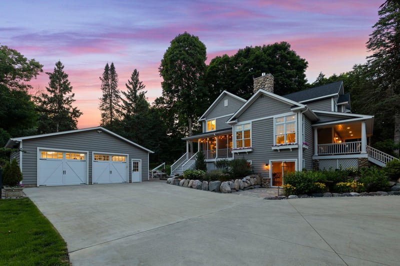 4940 Suburban Dr, Excelsior, MN 55331