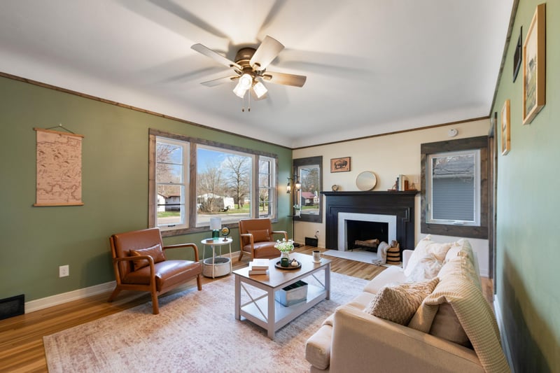 809 7th St NE, Staples, MN 56479