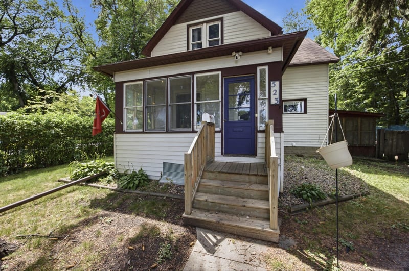 523 10th St S, Moorhead, MN 56560