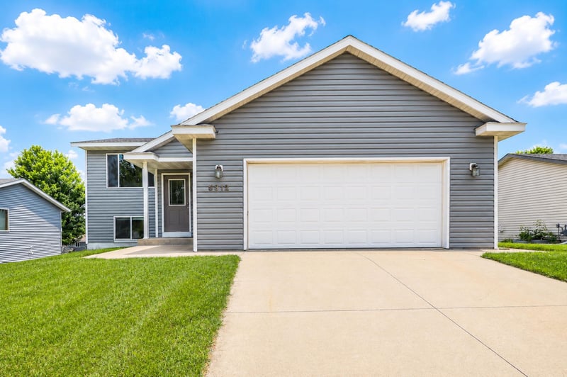 5312 Kingsbury Pl NW, Rochester, MN 55901