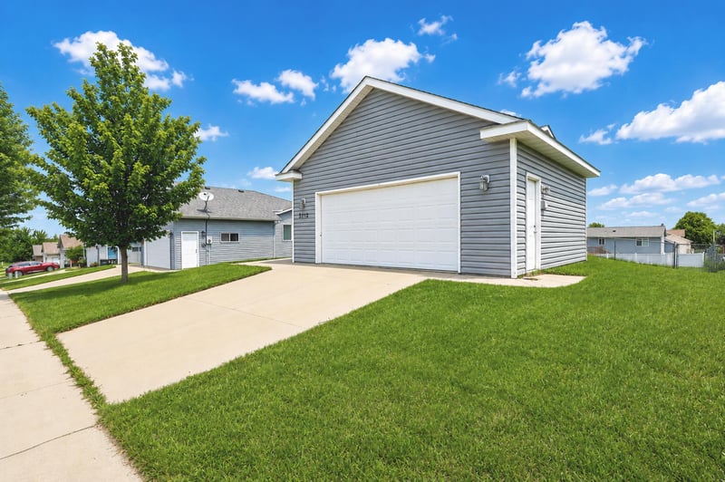 5312 Kingsbury Pl NW, Rochester, MN 55901