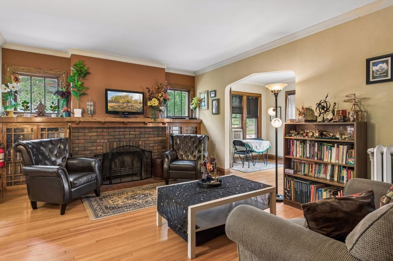 629 Lexington Pw N, Saint Paul, MN 55104