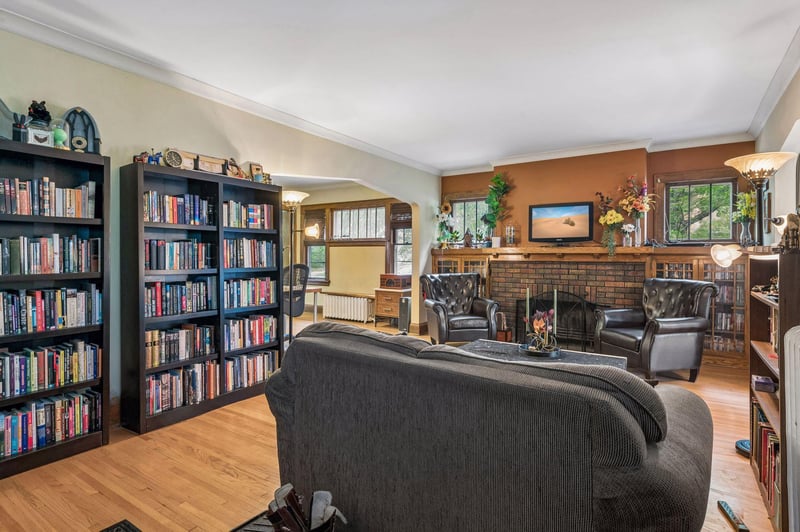629 Lexington Pw N, Saint Paul, MN 55104