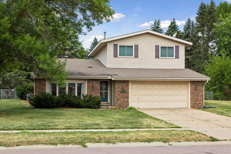 14945 Dundee Ave, Apple Valley, MN 55124