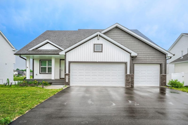 5832 178th St W, Lakeville, MN 55044