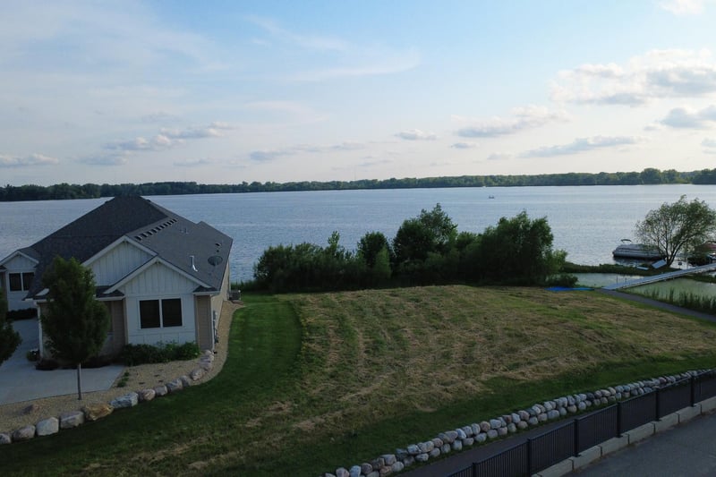 7196 Lavalle Dr, Hugo, MN 55038