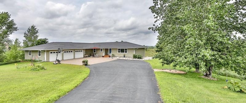175 250th St N, Hawley, MN 56549