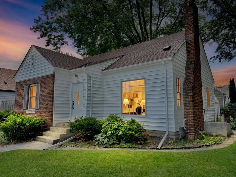 180 Bernard St E, West Saint Paul, MN 55118