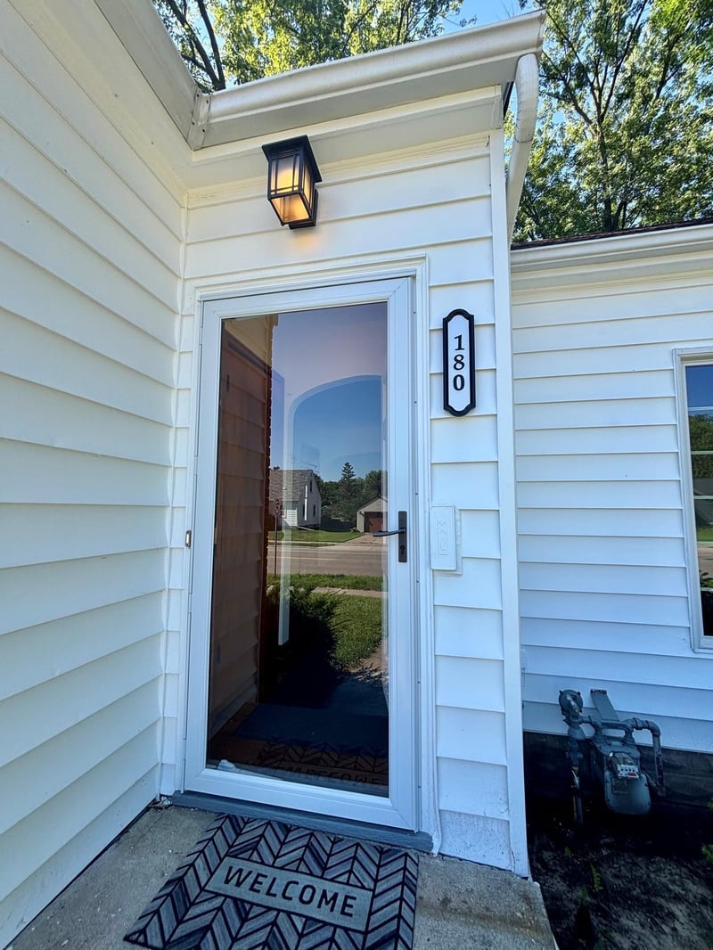 180 Bernard St E, West Saint Paul, MN 55118