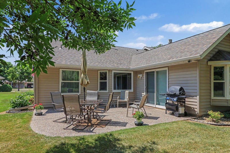 594 Cherrywood Ct, Red Wing, MN 55066