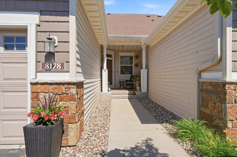8178 Virginia Ln, Savage, MN 55378