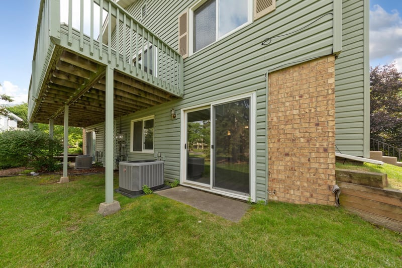 5226 Beachside Dr, Hopkins, MN 55343