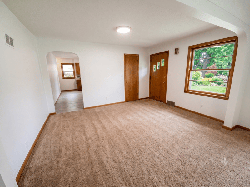 301 S Walnut St, Belle Plaine, MN 56011