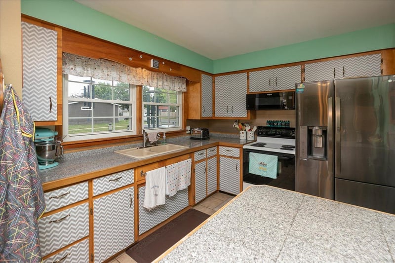 217 1st St NE, Hayfield, MN 55940