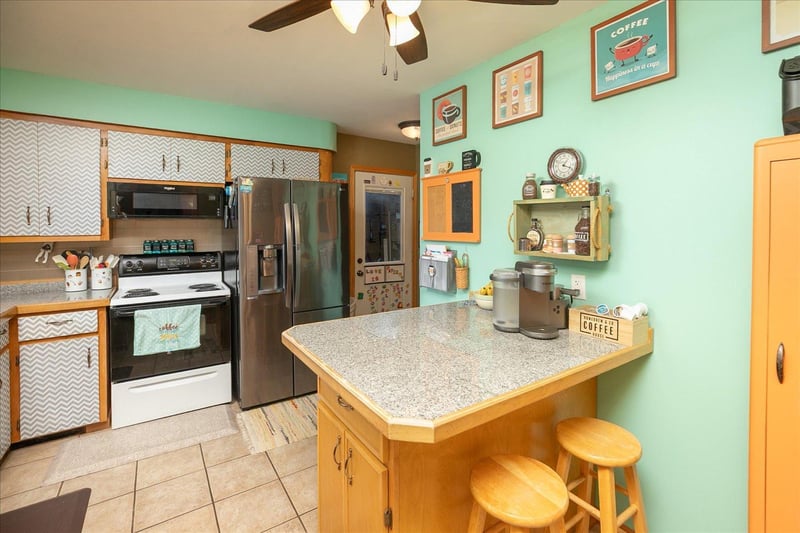 217 1st St NE, Hayfield, MN 55940