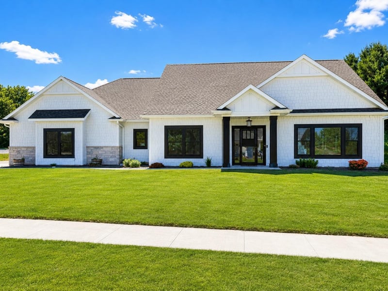 2009 Oscar Dr NE, Rochester, MN 55906