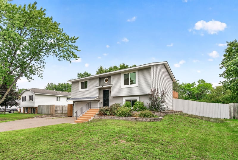1301 Roosevelt St, Anoka, MN 55303
