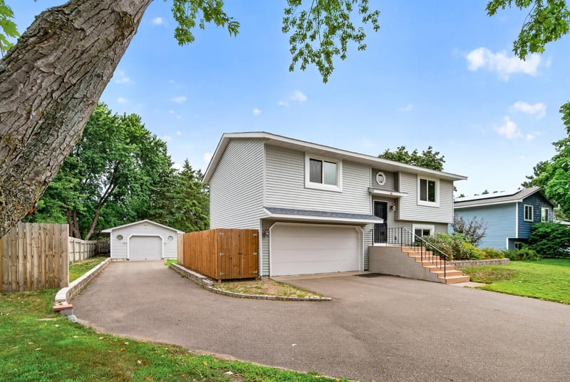 1301 Roosevelt St, Anoka, MN 55303