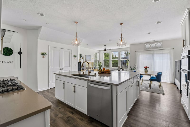 5981 Walnut Grove Ln N, Plymouth, MN 55446