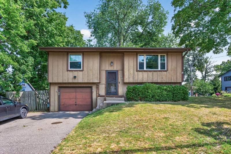 5190 Three Points Blvd, Mound, MN 55364