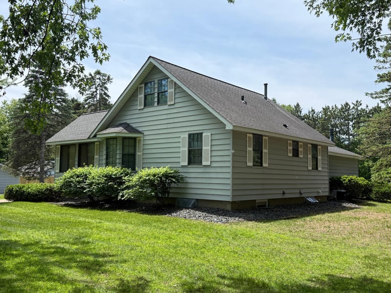 8428 Eastwood Rd, Mounds View, MN 55112