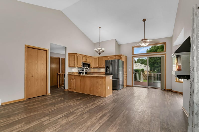 2215 Imperial Dr, Saint Cloud, MN 56301