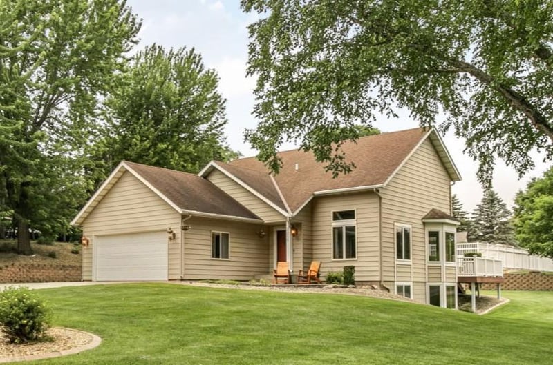 2215 Imperial Dr, Saint Cloud, MN 56301
