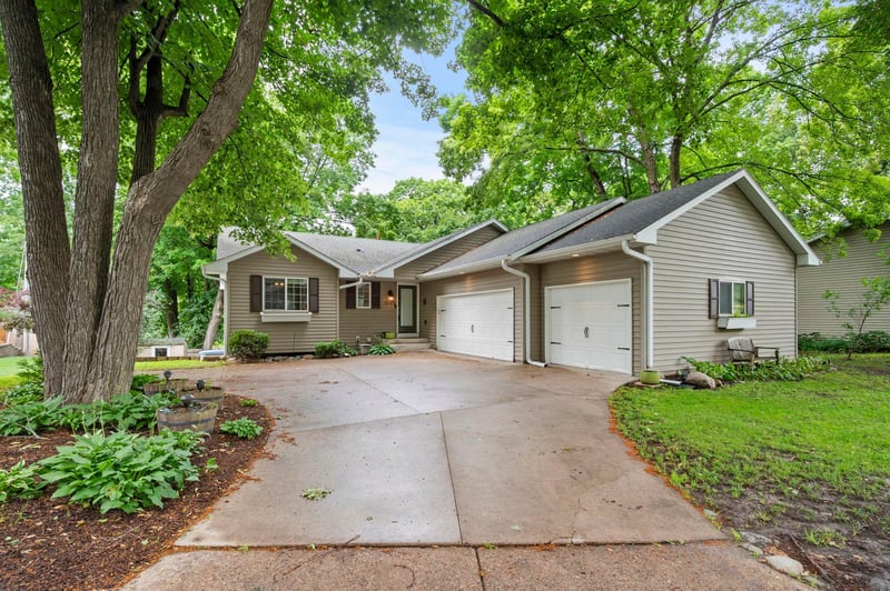 3067 Alexander Ln, Mound, MN 55364