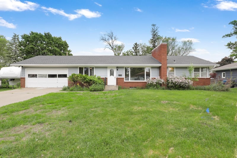 561 Bennett Dr NE, Fridley, MN 55432
