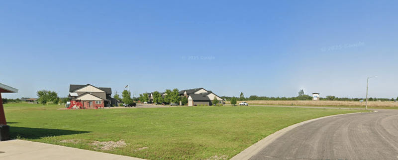 913 8th St SW, Perham, MN 56573